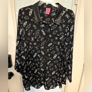 Torrid Betsey Johnson long sleeve snap print shirt